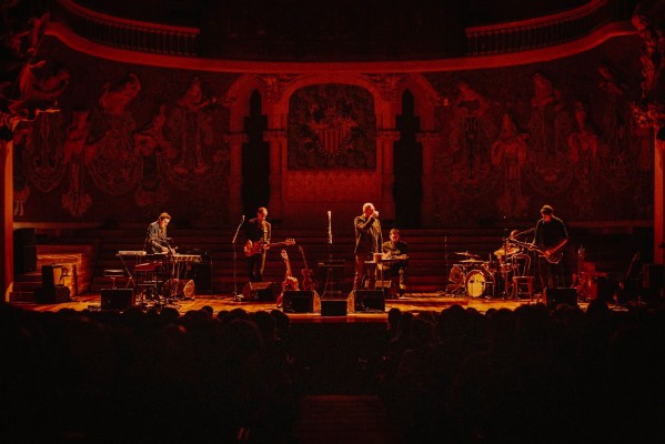El mítico grupo británico Tindersticks abre los 'Sonidos' Globales de Fundación Mediterráneo en Murcia