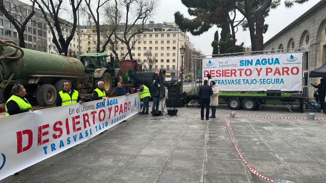 Los agricultores de la Región ya toman el centro de Madrid para salvar el Trasvase Tajo-Segura