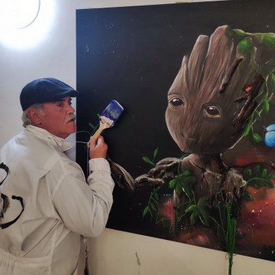 Superhéroes que dan que pensar: 18 creadores reinterpretan estos personajes con arte textil en Los Alcázares
