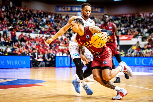 El UCAM CB  toma ventaja en la repesca europea al ganar la primera batalla al Pinar turco en casa