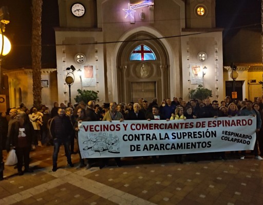 Vecinos y comerciantes de Espinardo se echan a la calle contra el Plan de Movilidad