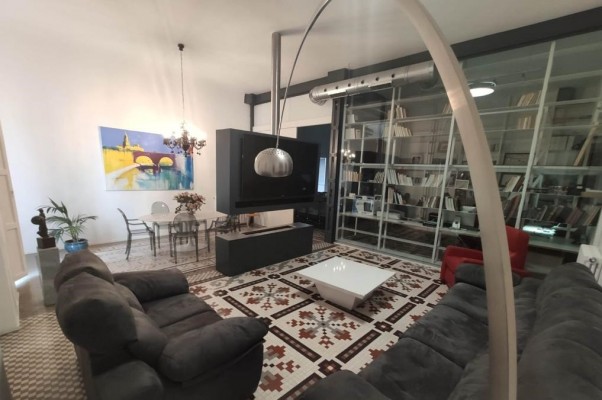 Una moderna casa en la calle Floridablanca de Murcia que no olvida su identidad y reinventa los espacios