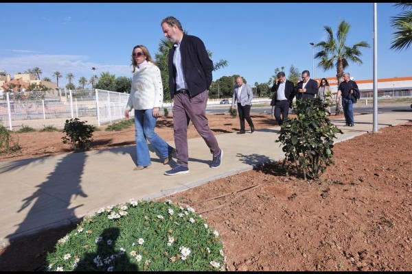 La barriada de Los Dolores estrena una nuevo espacio verde y viales en la zona de conexión con el Polígono Santa Ana