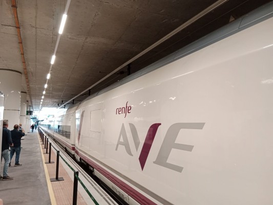 Un momento histórico para la Región: El AVE llega a Murcia