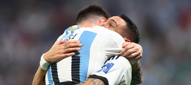 Messi y Argentina tocan el cielo en Catar