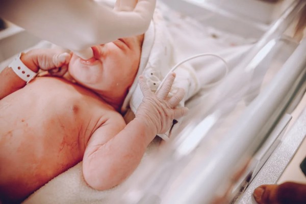 Parto prematuro en España: incidencia, riesgos y beneficios de la lactancia materna para el desarrollo de los bebés prematuros