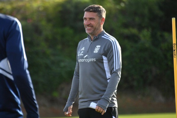 El Efesé, sin Olivas ni Alcalá, busca ante al Racing 
