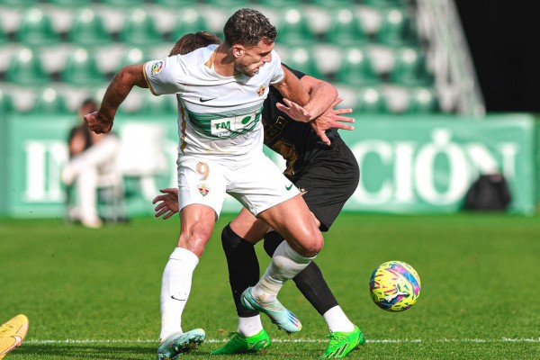 El Elche anota en un día más goles que en las 14 jornadas ligueras disputadas