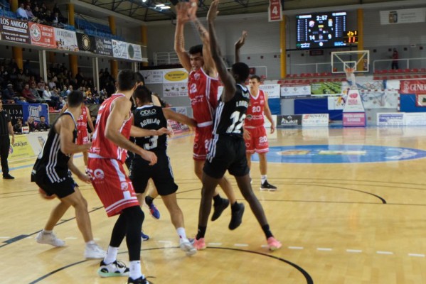 El Odilo sigue con su mala racha en la Liga LEB Plata al perder en Benircarló (77-69)