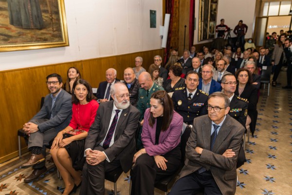 El alcalde de Elche invoca los pactos y el respeto de la Transición en el Día de la Constitución