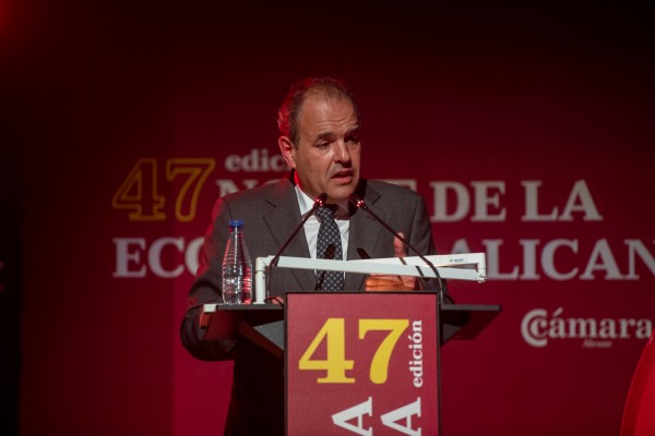 Baño se viste de Valenzuela y 'lee la cartilla' de agravios a un Puig que no convence