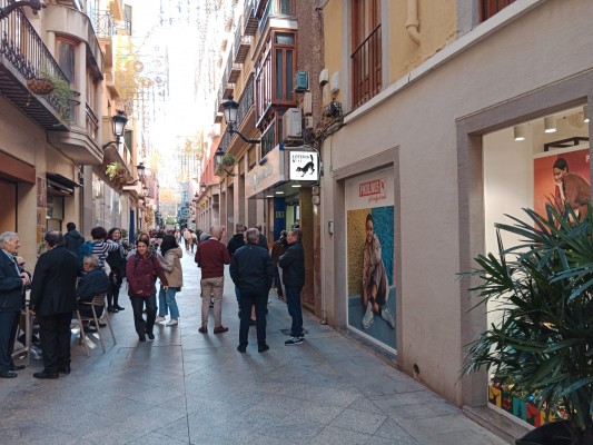 La ilusión de la Lotería de Navidad llega a Murcia: colas en las administraciones   
