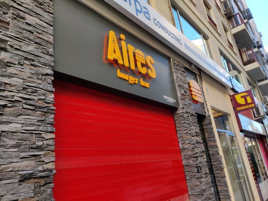 Las franquicias 'burguer' toman carrerilla en Murcia con la apertura de Aires en La Merced