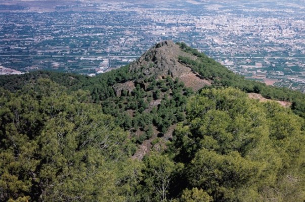 Las mejores rutas de montaña para conocer la Región este diciembre 