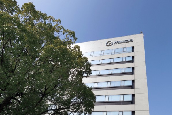 Mazda continúa construyendo el futuro
