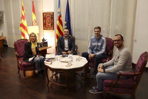 Benlloch se reúne con las entidades sociales de Vila-real para evaluar las necesidades ante la crisis