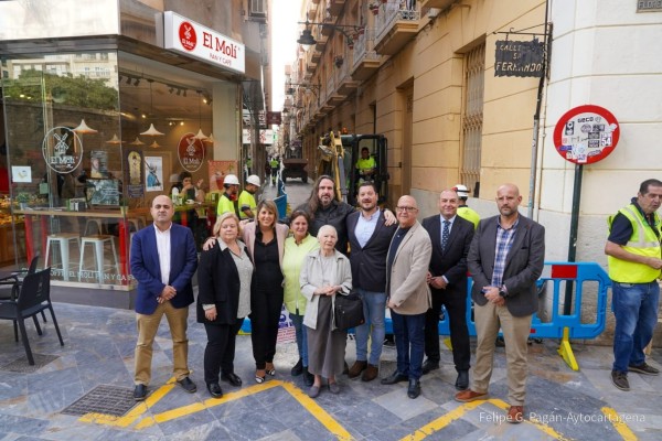 La histórica calle San Fernando inicia hoy las obras que tratarán de recuperar el 'encanto' perdido tras años de desidia