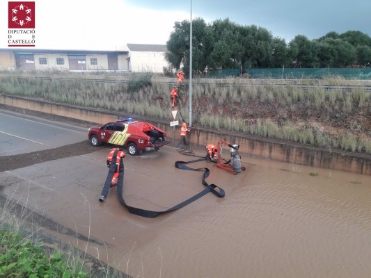 Las lluvias dejan más de 300 l/m2 en Xert y 259 en Fredes con 109 servicios de los bomberos