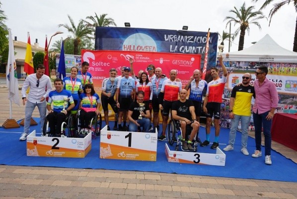 Ceutí y Molina cierran la Copa de España entregando los 20 maillots de campeones 