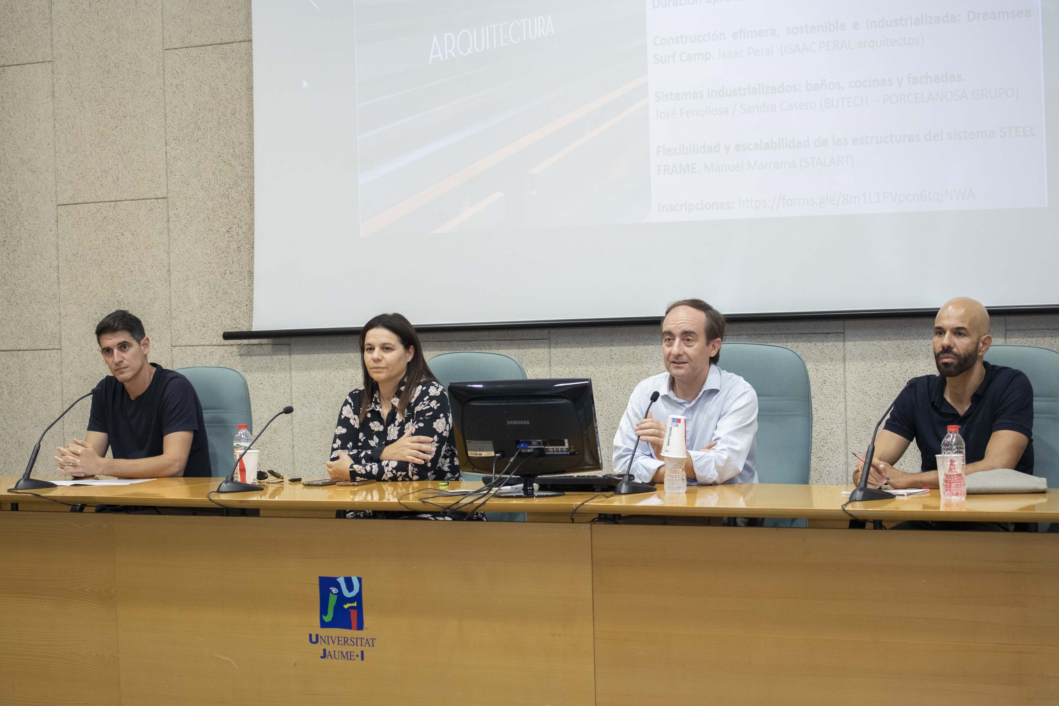 Expertos en construcción destacan en la UJI los beneficios de la construcción industrializada 