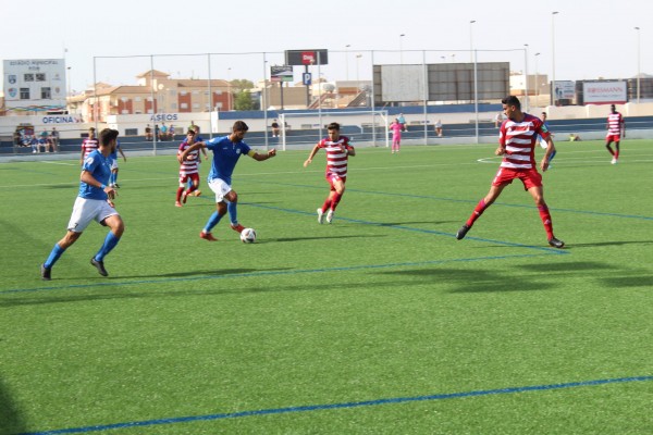 El Mar Menor golea para seguir la estela del líder en la Segunda RFEF y el derbi UCAM-Yeclano es un 1-1