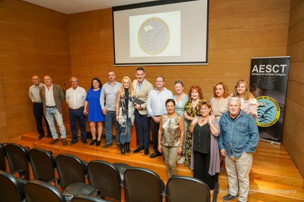 La Asociación de Escritores de Cartagena se presenta en sociedad y tendrá dos casetas en la Feria del Libro