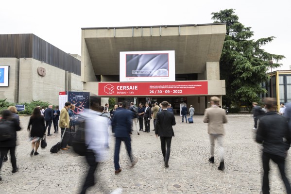 Cersaie abre sus puertas en una feria para la esperanza