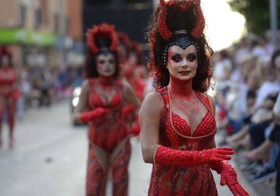 Las calles del Cabezo se llenan para disfrutar el Carnaval: vuelve al mítico desfile a Murcia