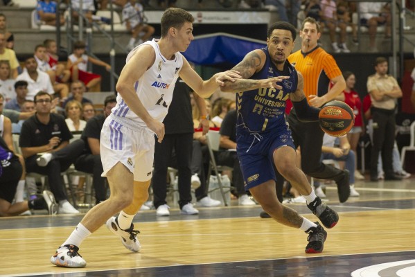 El UCAM CB cierra su pretemporada con tres victorias en cinco partidos y ganando al Madrid 