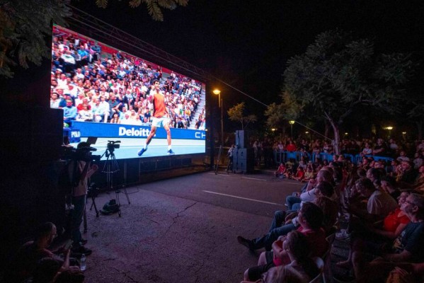 Unas 2.000 personas ven la final del US Open en una pantalla gigante en El Palmar