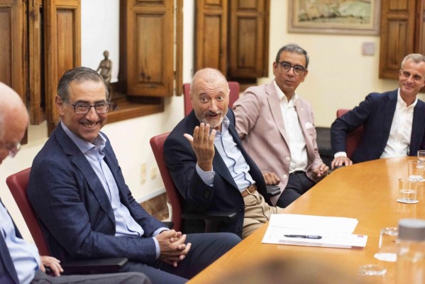 Nuevo impulso a la Cátedra Pérez-Reverte: 