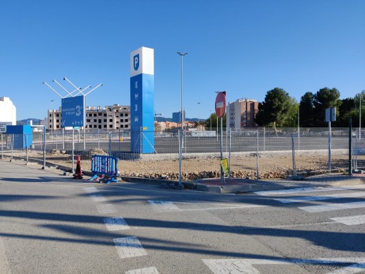 Murcia se pone seria con el tráfico: prepara un plan para triplicar los disuasorios y sacar a los coches del centro