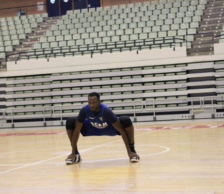 Jordan Sakho ya entrena con el UCAM CB tras jugar con la selección congoleña 