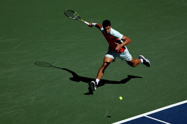Alcaraz sufre y se gusta por momentos para ganar a Báez en una espectacular disputa en el US Open 