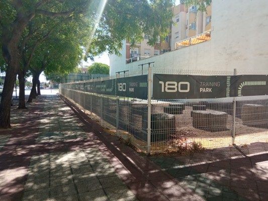 El 'boom' del deporte al aire libre dispara la construcción de zonas de calistenia en la Región