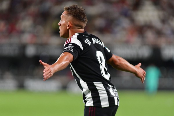 El talento de De Blasis le da al Efesé su segunda victoria consecutiva