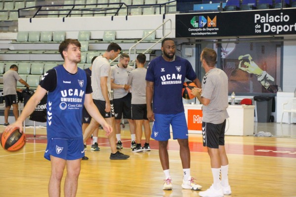 El UCAM CB ya entrena en el Palacio a cinco semanas de iniciar la Liga Endesa 
