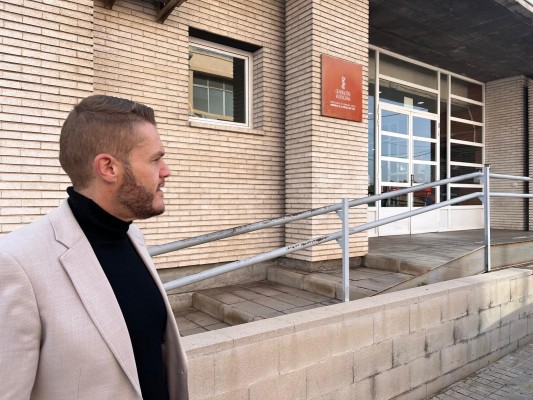 El PSOE exige a Mazón que licite de forma urgente el nuevo contrato de la residencia de Altabix 