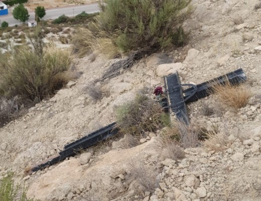 Localizan la cruz del monte Ope de Archena tras ser arrancada en un acto vandálico 