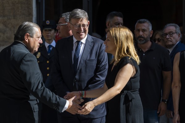 València despide a Grisolía, 