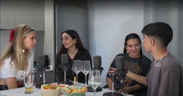 El podcast de una cartagenera que encanta a Rosalía: visita 'La Pija y la Quinqui' y hablan hasta del Efesé 