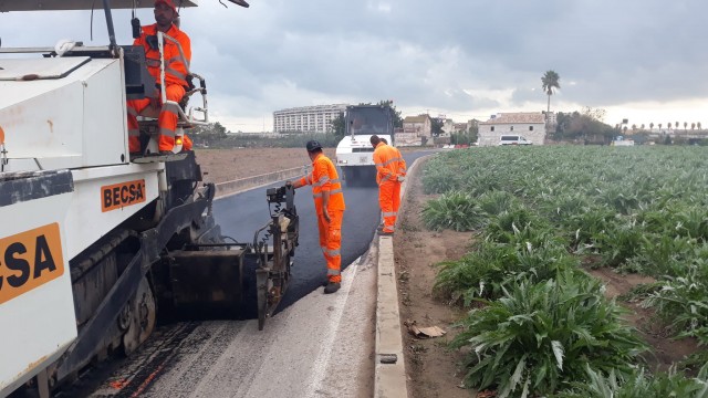 Alboraya inicia el reasfaltado del Camí Fondo, una de las principales conexiones con La Patacona