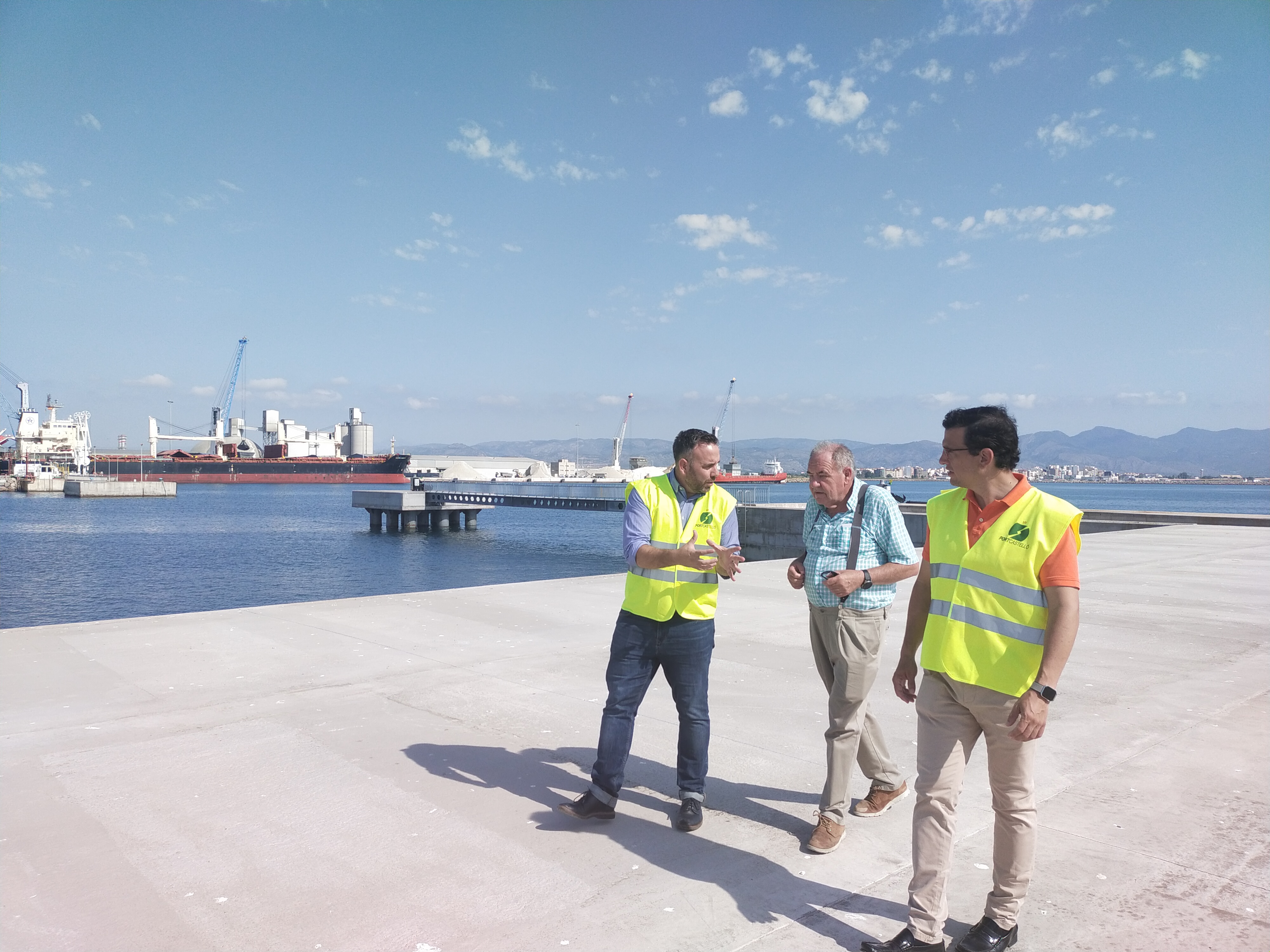 PortCastelló recepciona las obras del nuevo muelle de graneles líquidos