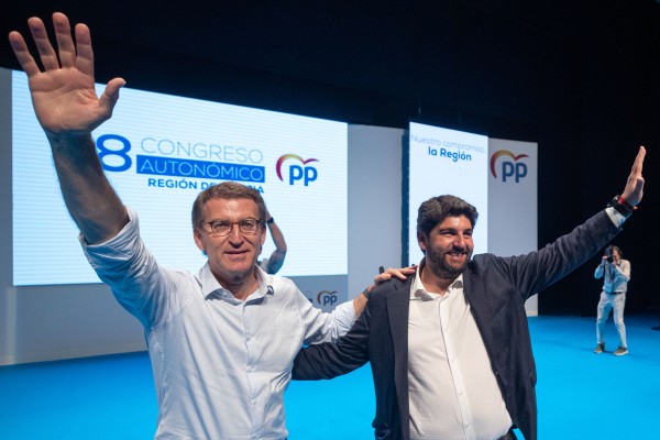 López Miras renueva su liderazgo en el PP al abrigo de Feijóo pero no aplaca a Patricia