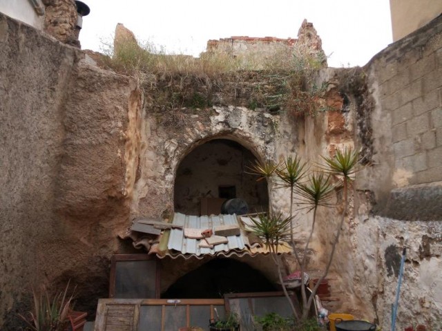 El Ayuntamiento de Llíria adquiere tres parcelas donde se encontraba una torre-portal medieval
