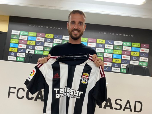 Escandell al llegar al Efesé desde Primera División: 