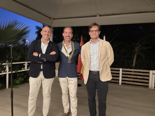 El Club Rotary Castellón Costa Azahar estrena directiva, con Enrique Vicedo en la presidencia