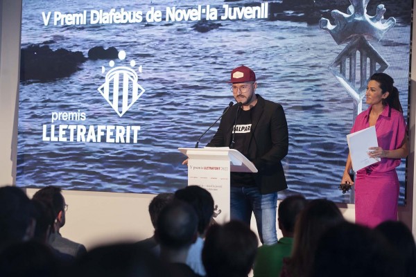El Premi Lletraferit de Novel·la té per primera vegada dos guanyadors: 
Purificació Mascarell i Andreu Sevilla
