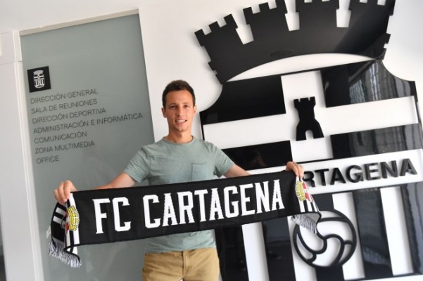 El Efesé B incorpora a Juan Nicolás como ayudante de Aguilar y al lateral Pedro García