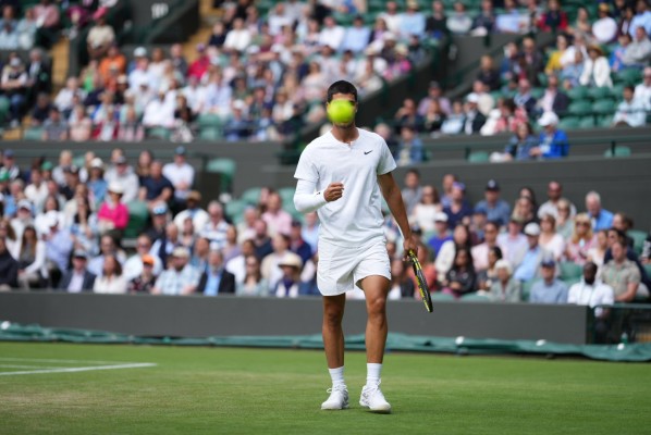 Alcaraz arrolla al alemán Otte y buscará los cuartos de Wimbledon ante el italiano Sinner 
